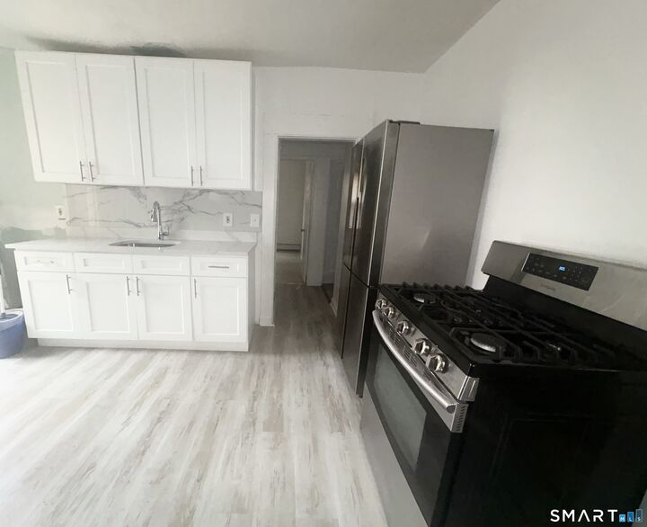 Property Photo:  127 Pearl Street 1  CT 06704 