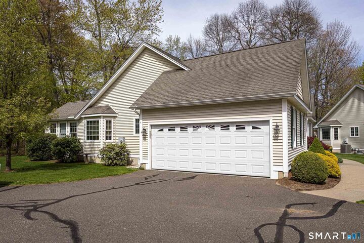 Property Photo:  50 Summerwood Lane 50  CT 06074 