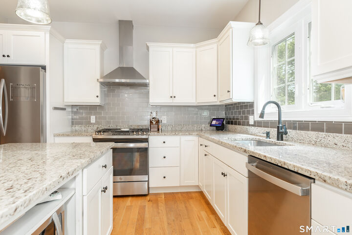 Property Photo:  870 Jarvis Street  CT 06410 