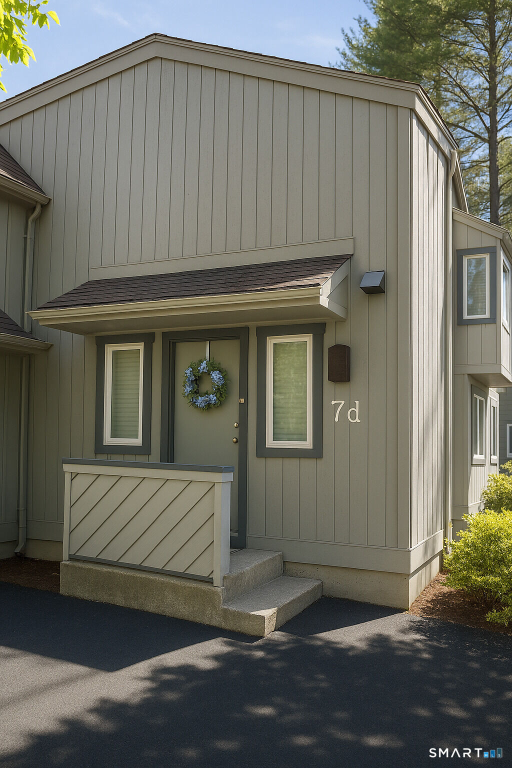 Property Photo:  7 Lyle Court D  CT 06032 