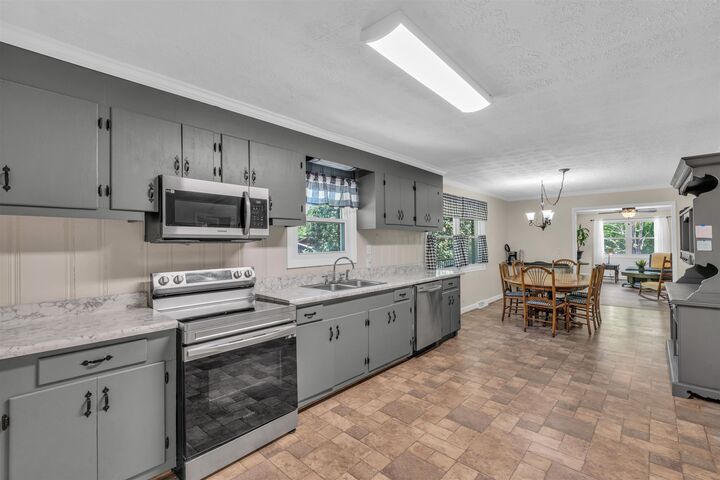 Property Photo: 213 Nursery Road SC 26940