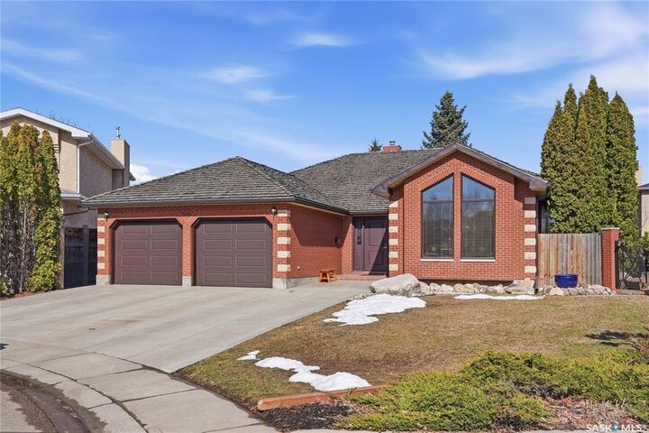 Property Photo:  214 Forsyth Court  SK S7N 4H2 