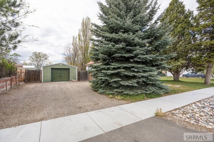 Property Photo:  1425 Jefferson Avenue  ID 83202 