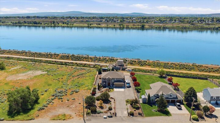Property Photo:  5620 W Sylvester St  WA 99301 