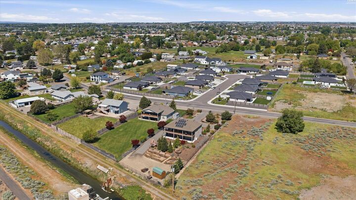 Property Photo:  5620 W Sylvester St  WA 99301 