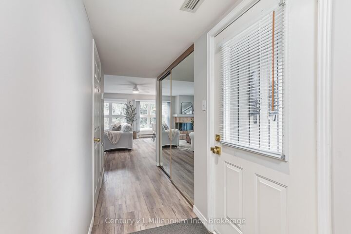 Photo de la propriété:  409 Mariners Way  ON L9Y 5C7 