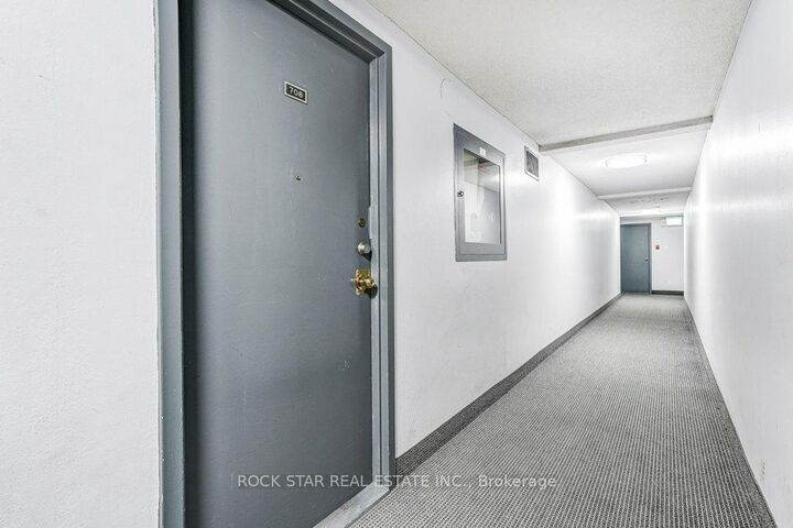 Property Photo: 10 Sunny Glenway 708 ON M3C 2Z3