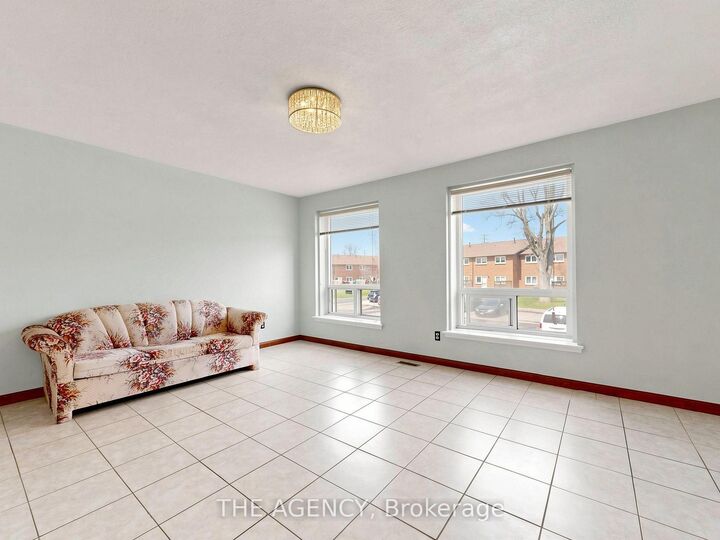 Property Photo: 1559 Albion Road #33 ON M9V 1B2