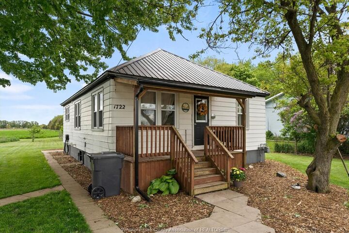 1722 Mersea Rd D — photo 1