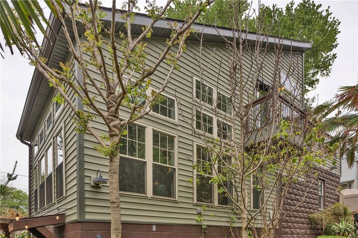 Property Photo:  1334 Victoria Ave  PA 15068 