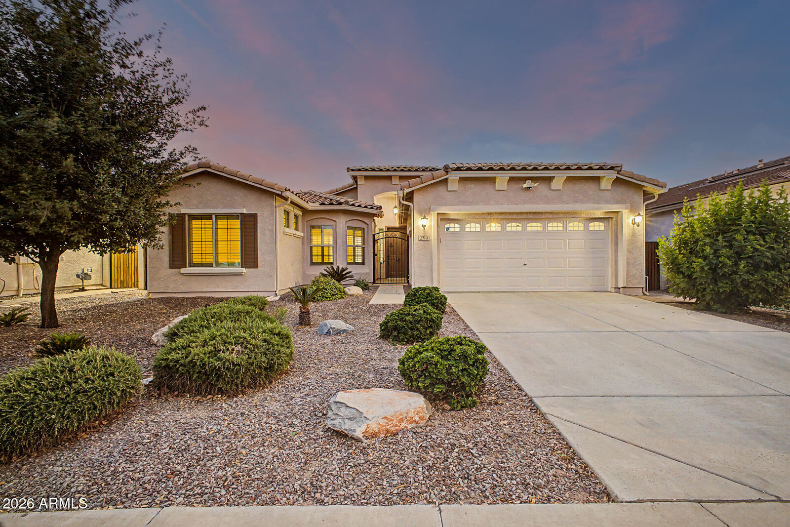 Property Photo:  2973 E Santa Fe Lane  AZ 85297 