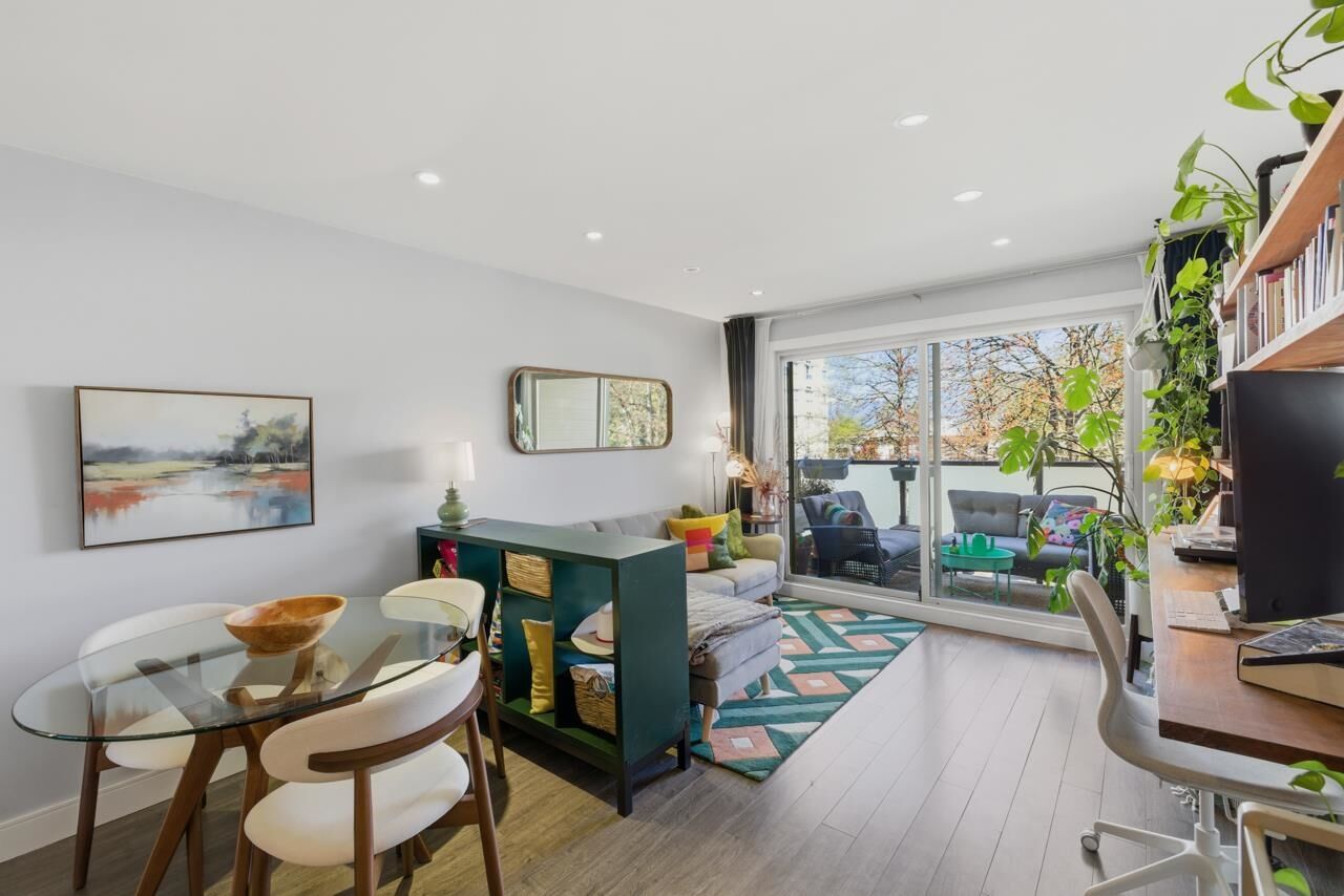 Property Photo: 1864 Frances Street 205 BC V5L 1Z7