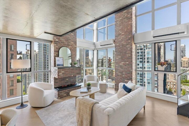 Property Photo:  1238 Richards Street 2402  BC V6B 6M6 