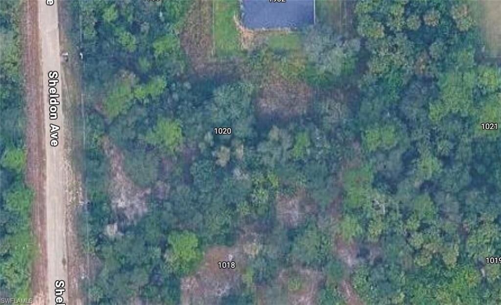 Property Photo: 1020 Michael Ave FL 33936