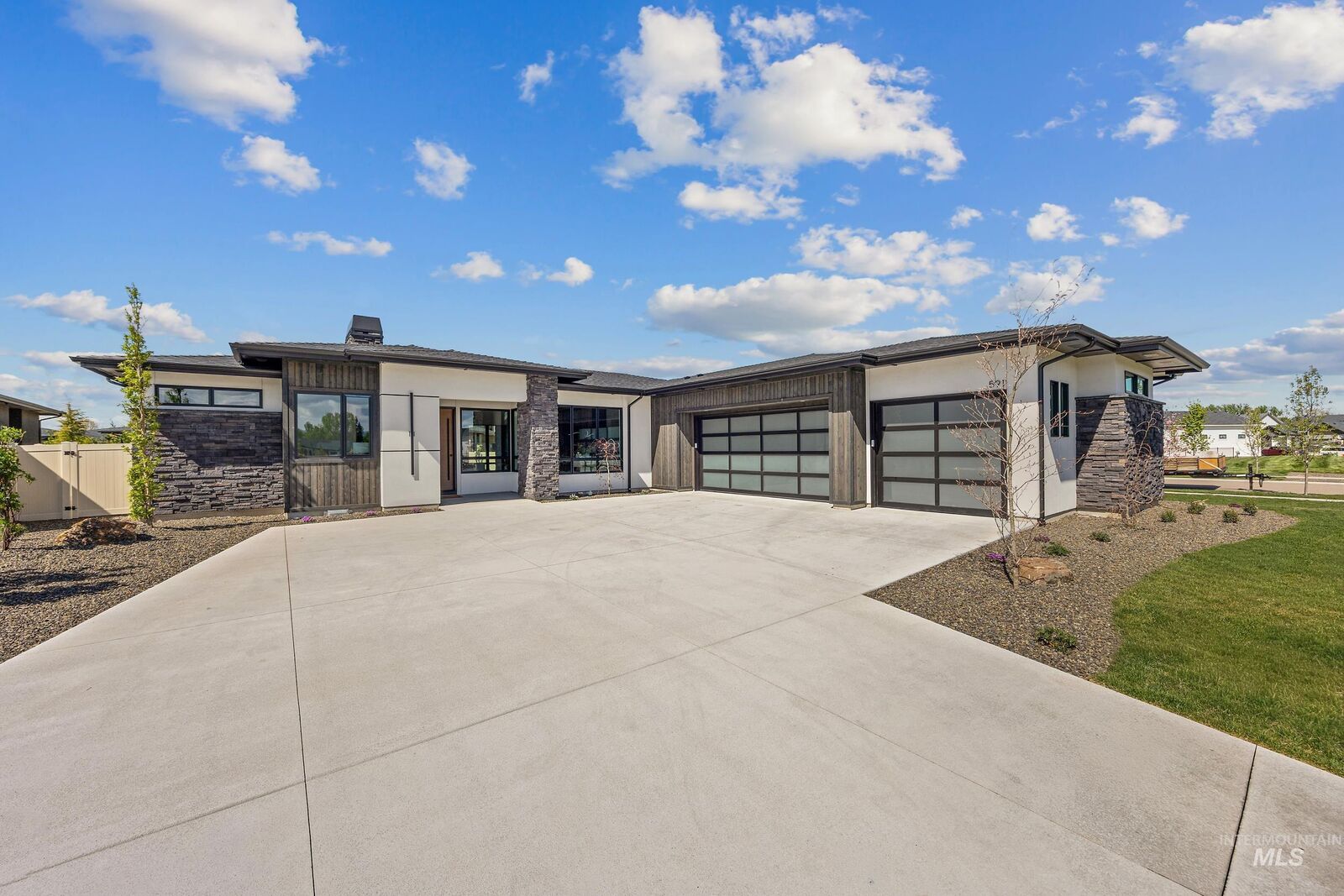 Property Photo: 591 N Pembina Place ID 83616