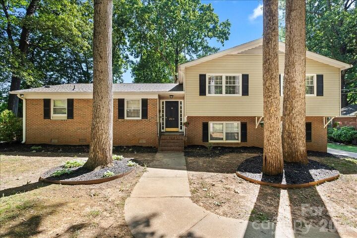 Property Photo:  2010 Saratoga Drive 5  NC 28056 