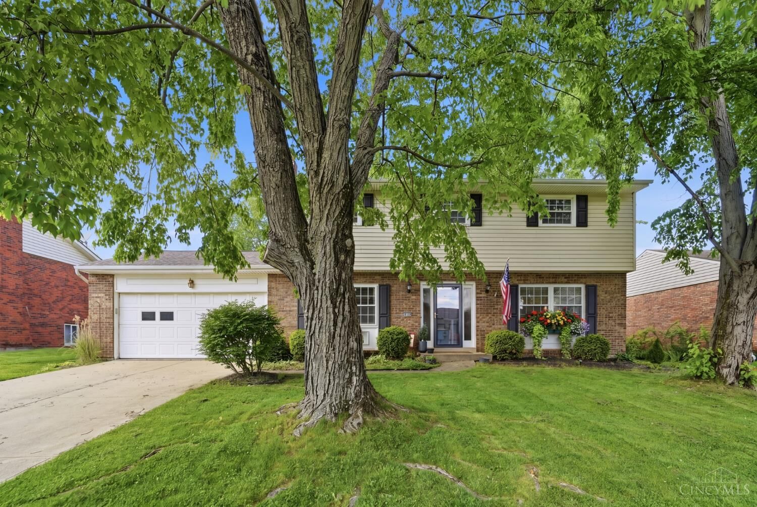 Property Photo:  8616 Linderwood Lane  OH 45255 