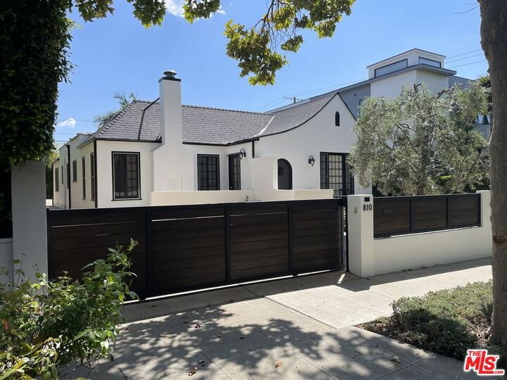 Property Photo:  810 N Harper Ave  CA 90046 