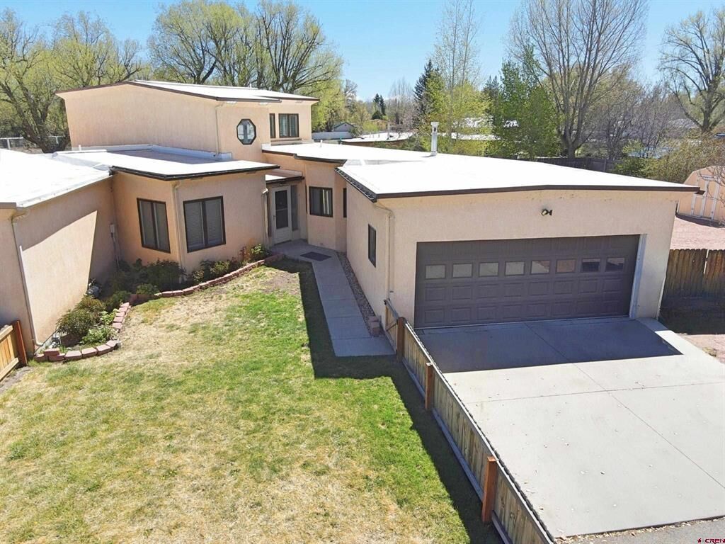 Property Photo:  2 La Veta Avenue C  CO 81101 