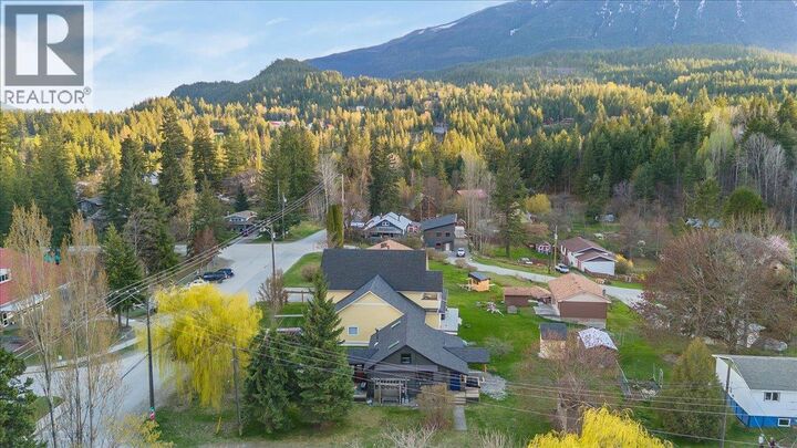 Property Photo: 505 6th Street BC V0G 1M0