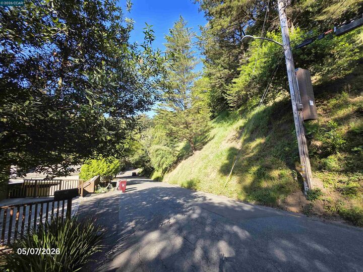 Property Photo: 6386 Longcroft Dr CA 94603