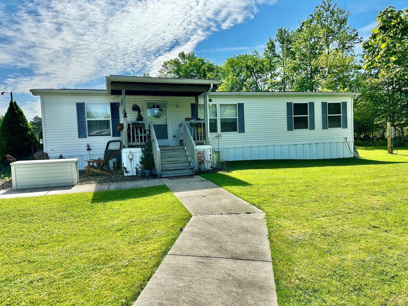Property Photo:  163 Imperial Way  PA 16412 