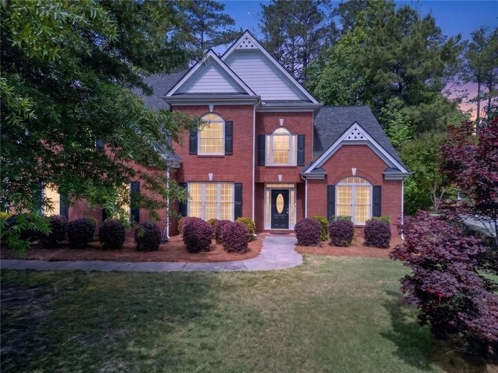 Property Photo: 1011 Chestnut Creek Drive GA 30180