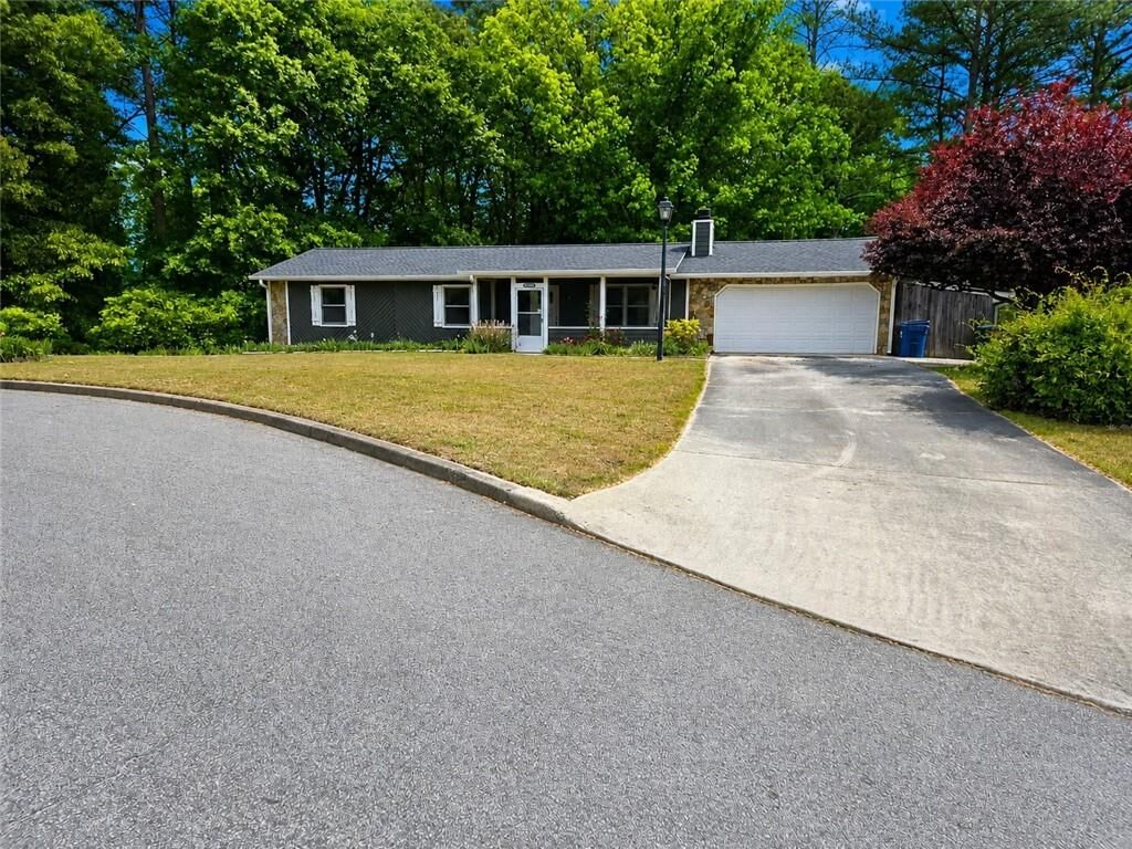 Property Photo:  1250 Westwood Court  GA 30017 