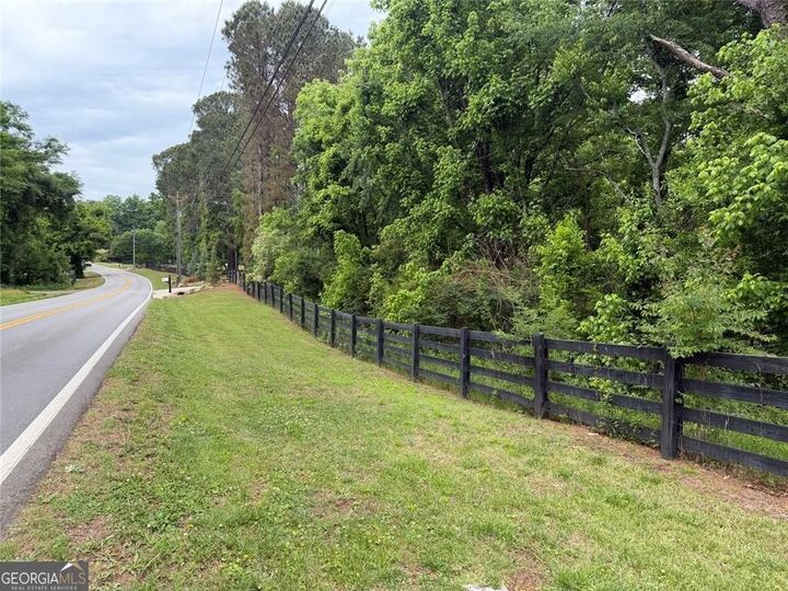 Property Photo:  565 Avery Road  GA 30115 