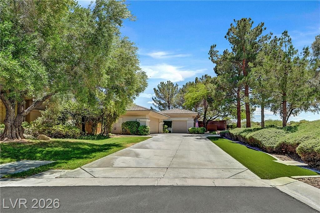Property Photo:  115 Fountainhead Circle  NV 89052 