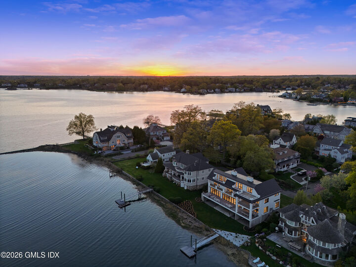 Property Photo:  4 Little Cove Lane  CT 06870 