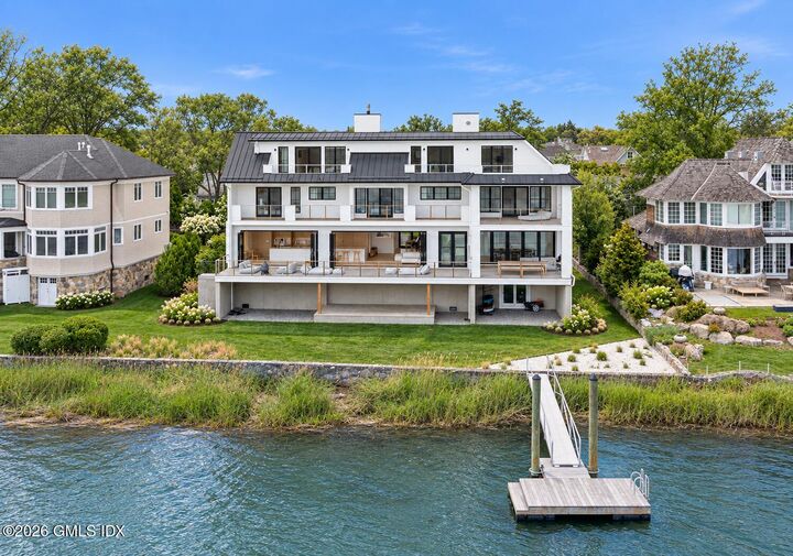 Property Photo:  4 Little Cove Lane  CT 06870 