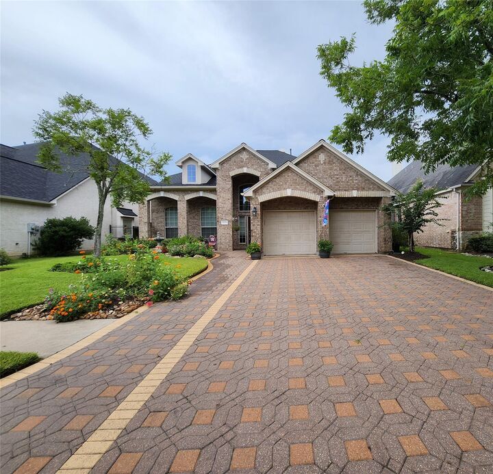 Property Photo: 14330 Dunrobin Way TX 77498