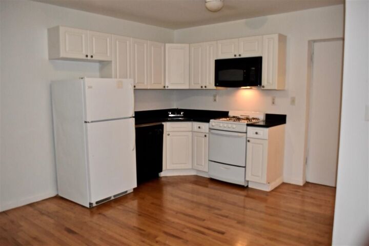 Property Photo:  1040 Willow Ave 10B  NJ 07030 