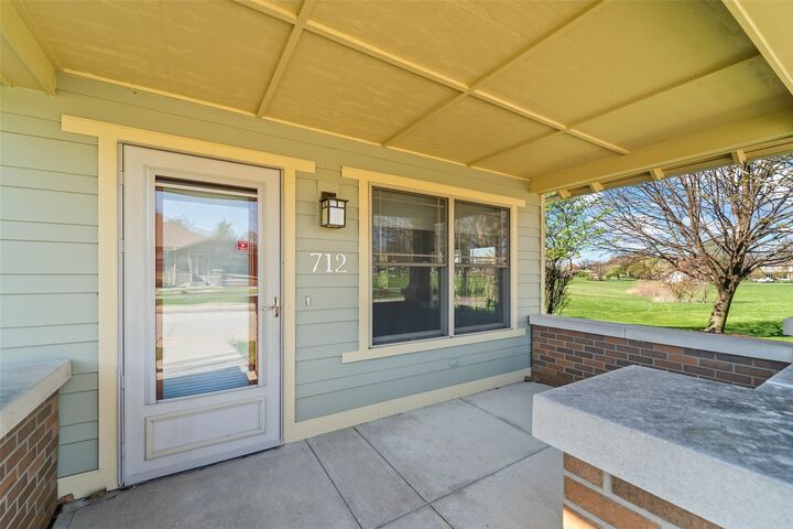 Property Photo:  712 Timberland Drive  IA 50248 