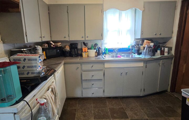 Property Photo:  1516 Crawford Street  IA 50036 