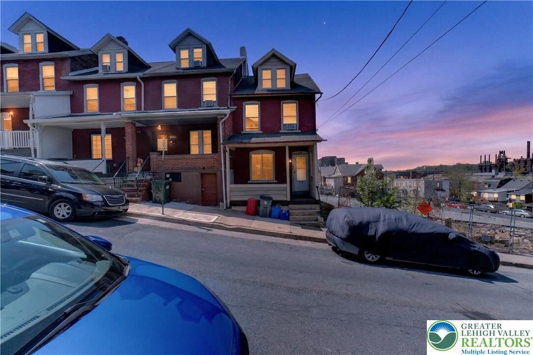 Property Photo:  308 State Street  PA 18015 