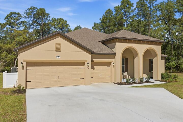 Property Photo: 7 Bells Of Ireland Court FL 34446