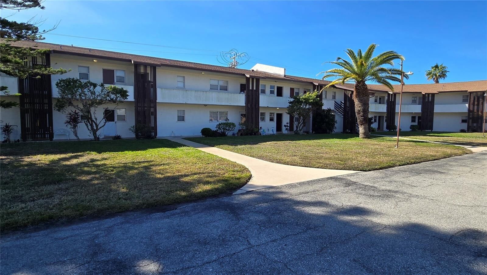 Property Photo: 245 Center Road 104 FL 34285