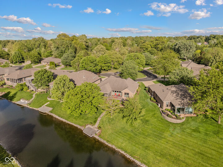 Property Photo:  1190 Pintail Court  IN 47201 