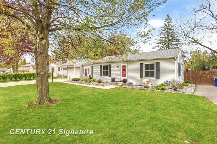 Property Photo:  1170 Avalon Avenue  MI 48638 