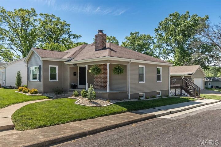 Property Photo:  1500 E 6th Street  MO 63090 