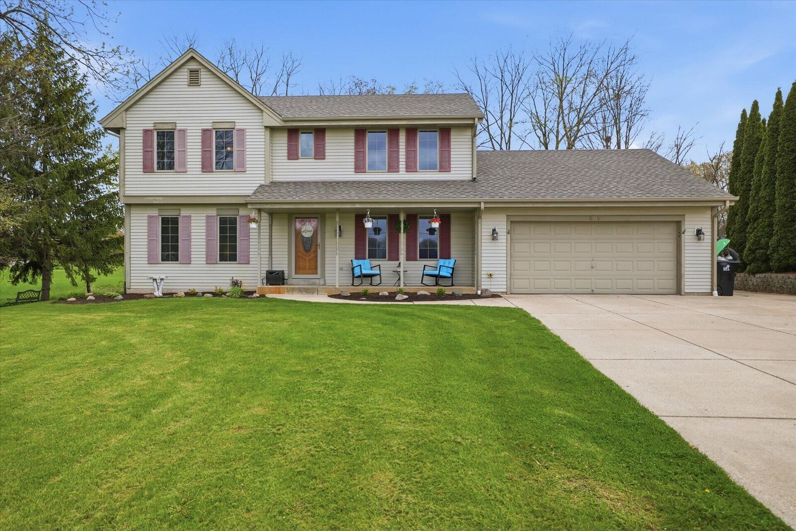 Property Photo: 8715 Halverson Rd WI 53185