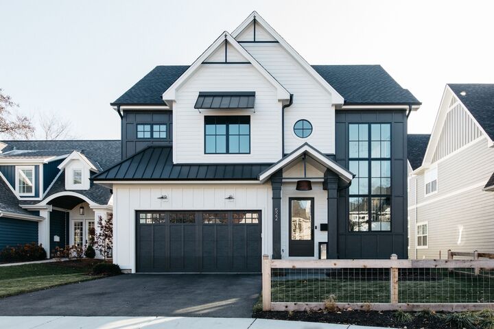 Property Photo:  