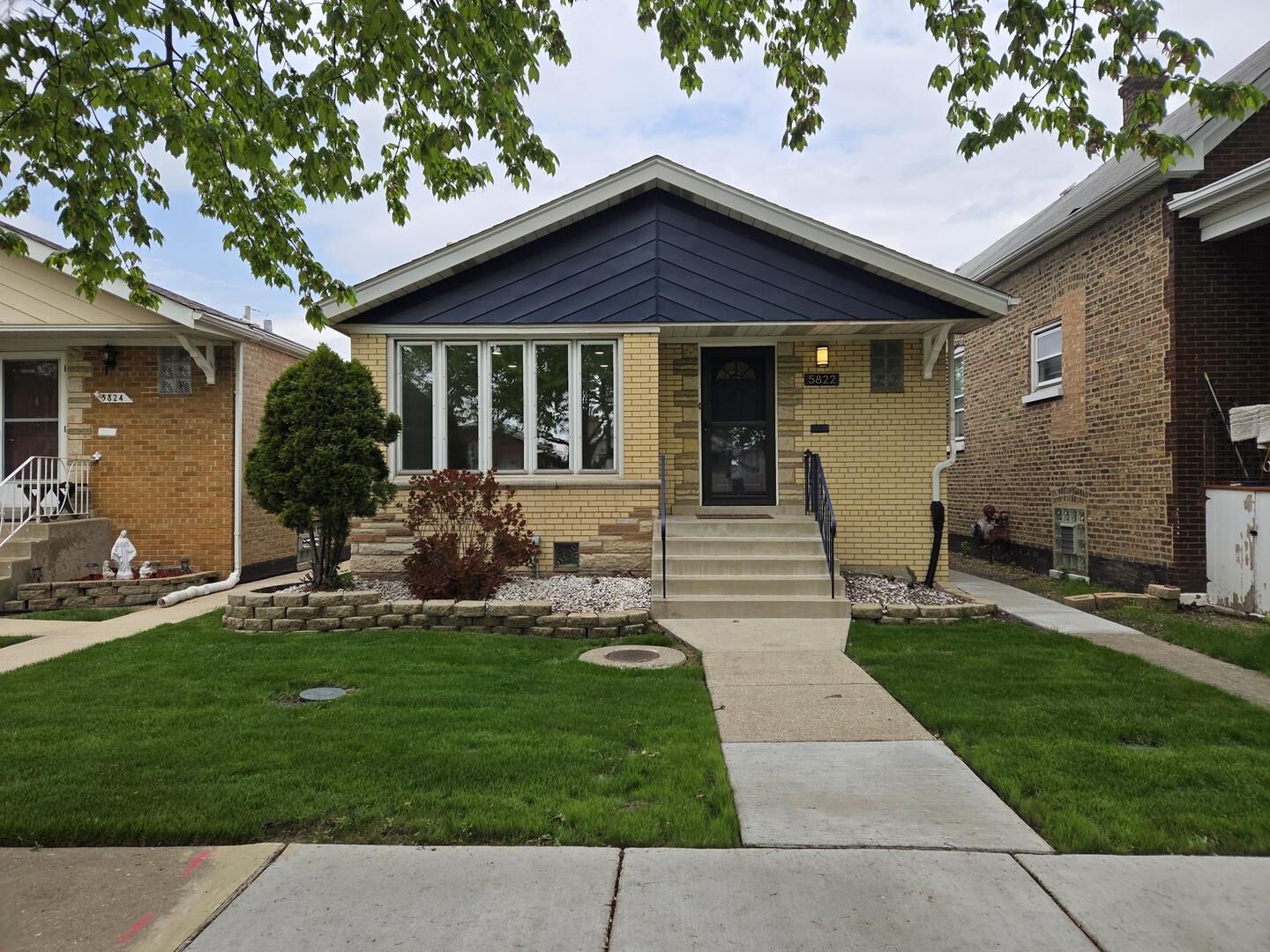 Property Photo:  5822 W 64th Place  IL 60638 