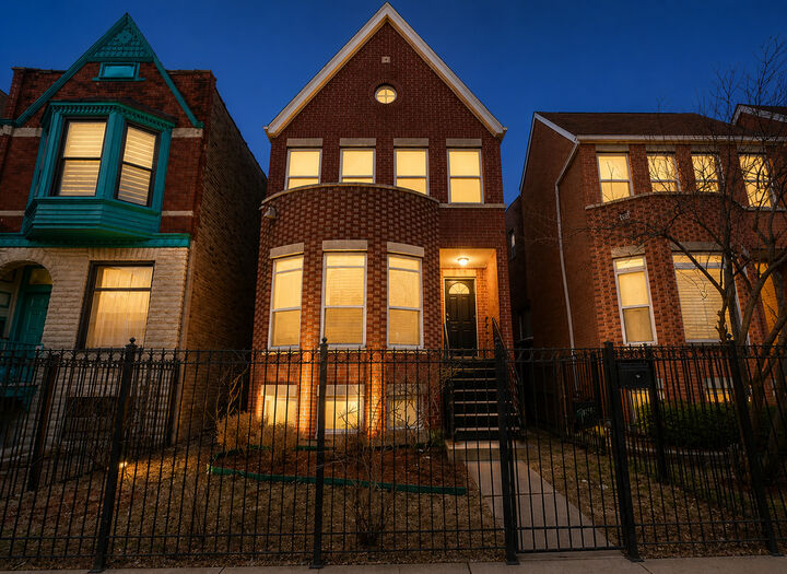 Property Photo:  4154 S Berkeley Avenue  IL 60653 