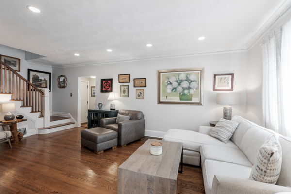 Property Photo:  518 S Oakland Avenue  IL 60181 