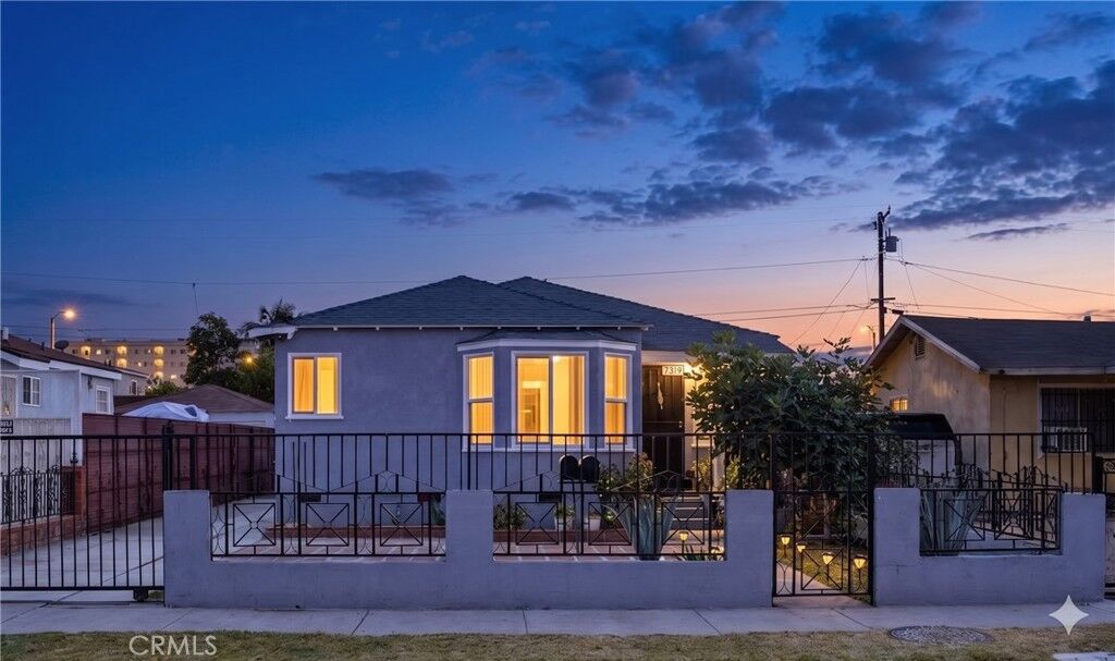 Property Photo:  3274 Michigan  CA 90280 
