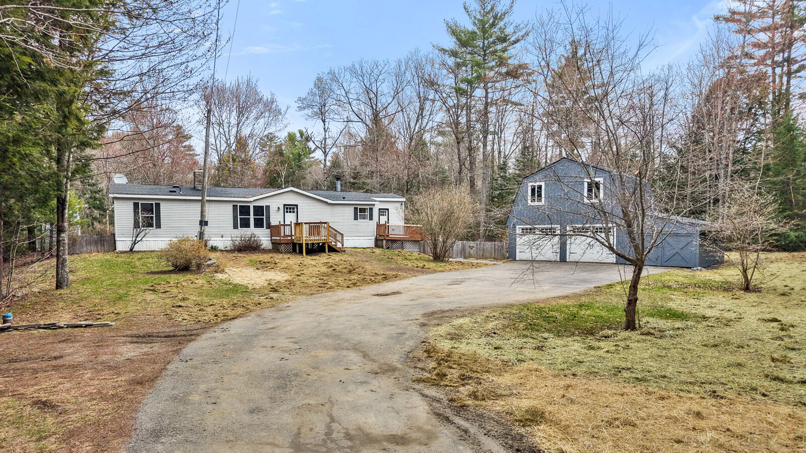 Property Photo: 85 Canaan Road ME 04444