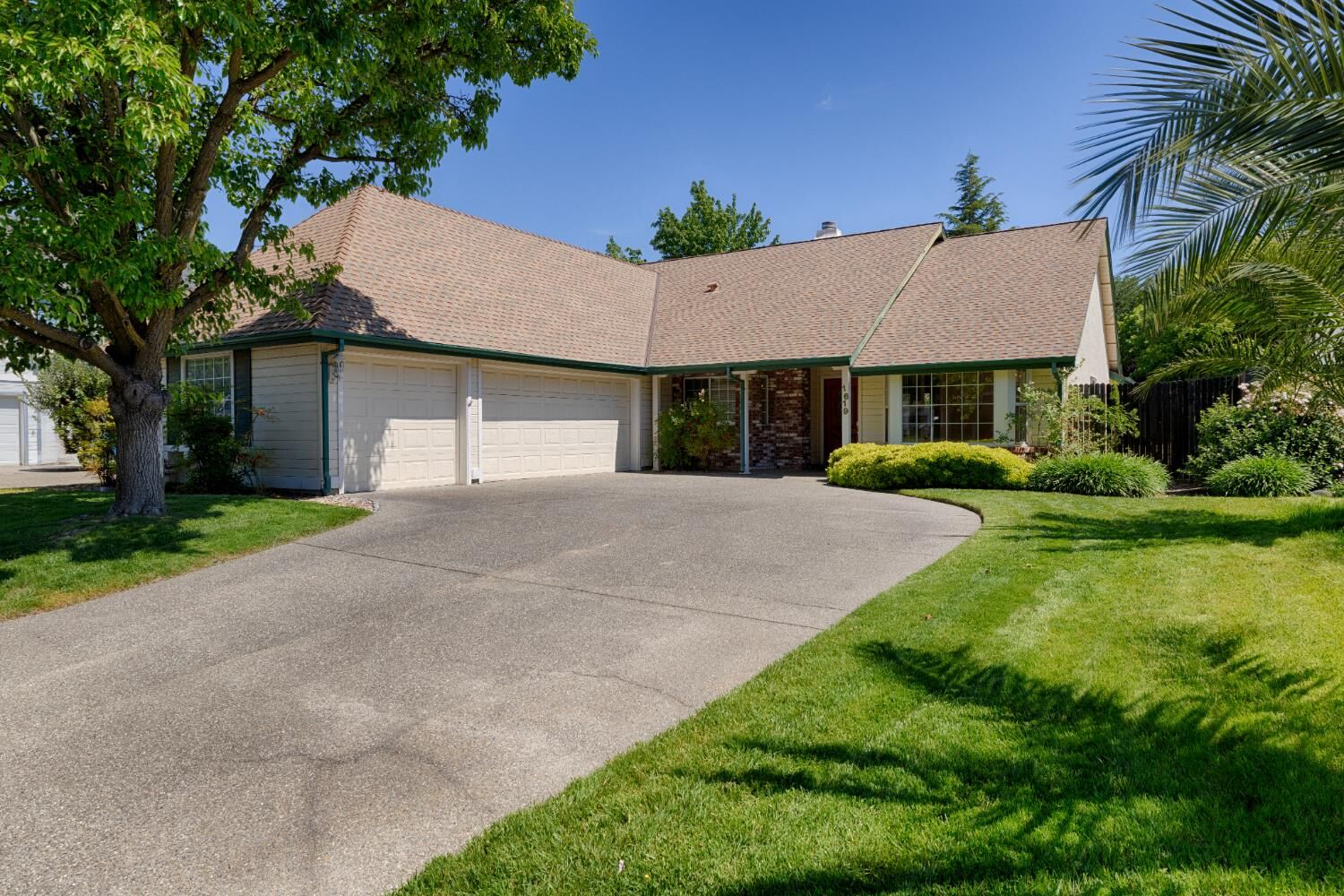Property Photo:  1619 Misty Wood Drive  CA 95747 